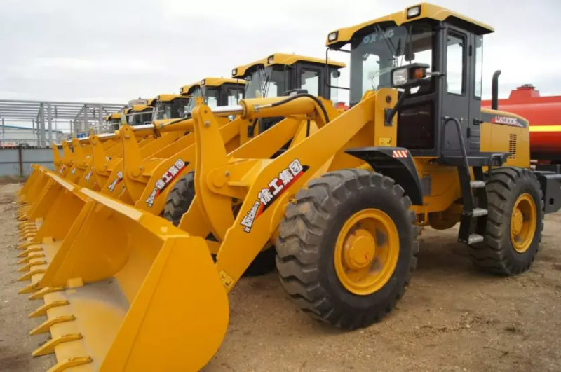 Замена фильтров в погрузчике XCMG LW300F, ДВС YC6B125 / YC6108